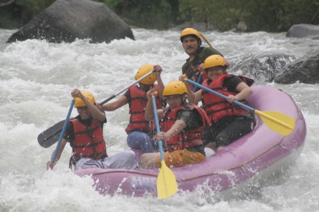 Instructoternera de rafting
